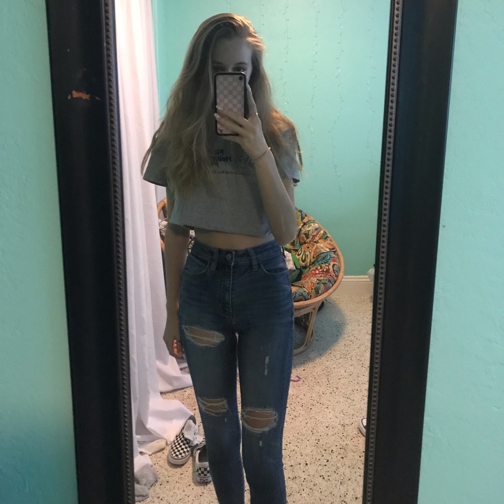 american eagle ripped jeans